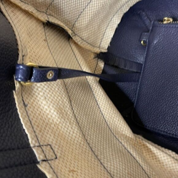 Amanda Blu shoulder bag. Navy & tan strip. Small pouch inside. Cute for Spring! - Picture 4 of 11